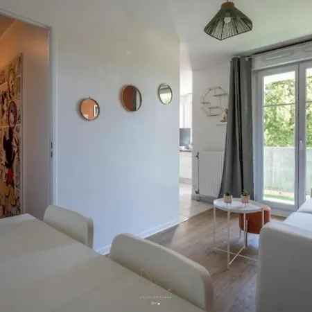Apartment Castle - 10 Minutes De Bussy-Saint-Georges